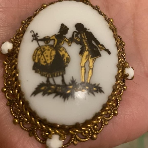 Vintage Jewelry - Vintage brooch 1831